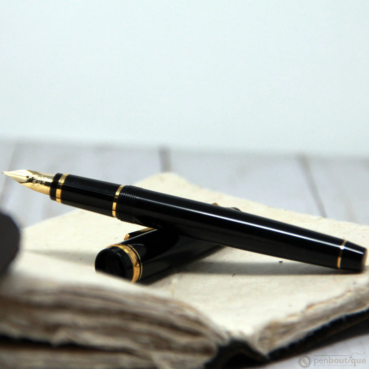 Pilot Falcon Fountain Pen - Black - Gold Trim - Pen Boutique Ltd