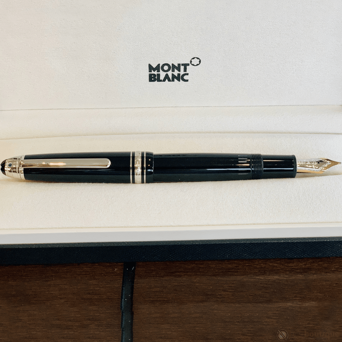 Montblanc Meisterstück Fountain Pen - UNICEF - Platinum Trim - Legrand - Pen Boutique Ltd