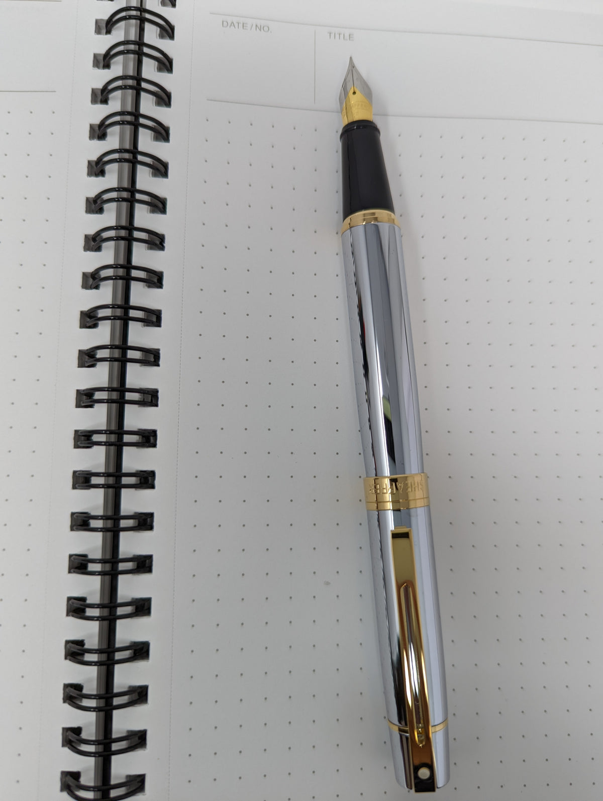 Sheaffer 300 Fountain Pen - Gold Plated Trim - Chrome - Stainless Steel - Pen Boutique Ltd